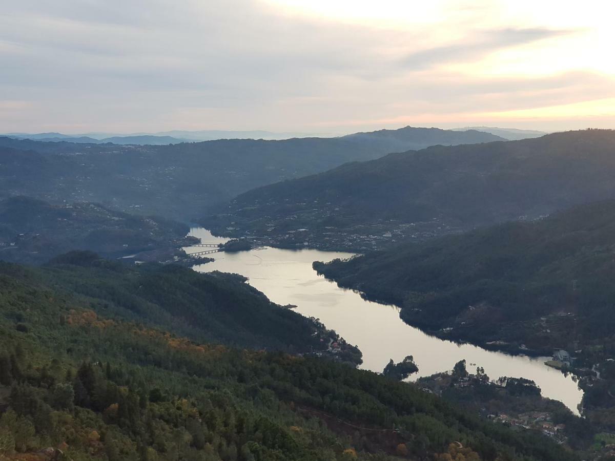 Lagoa Azul Do Gerês